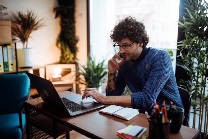 La création d’un titre télétravail proposée au Parlement