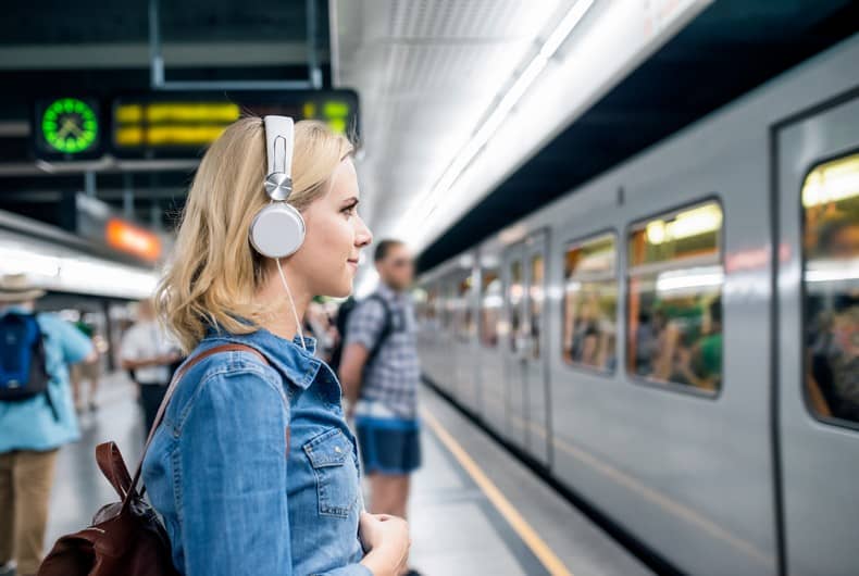 Emmanuel Macron : les trains urbains pour préserver l’environnement