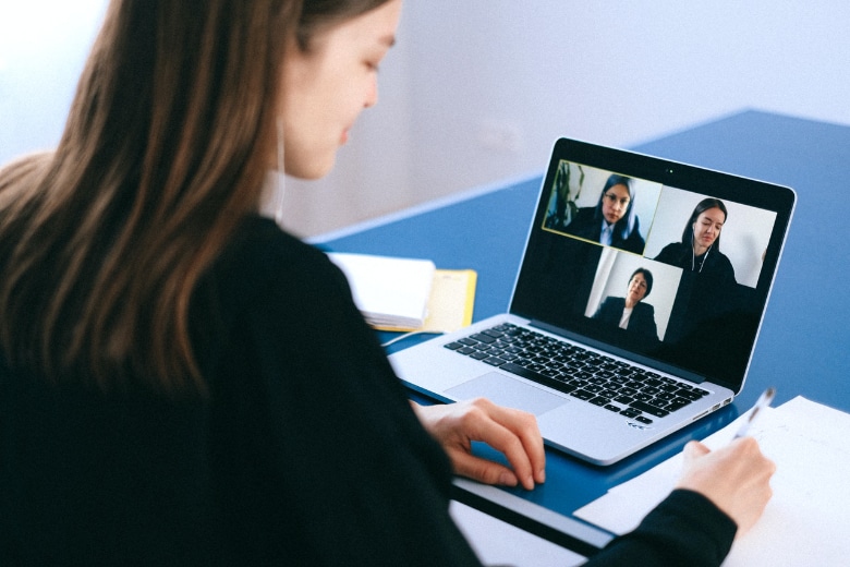 Démontrer son expertise grâce à un webinaire