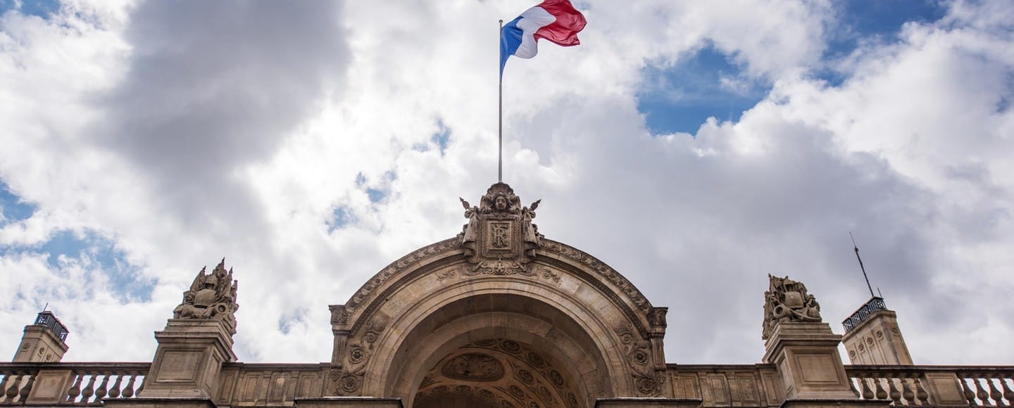 Oppositions autour de la validation de la réforme des retraites avant la présidentielle