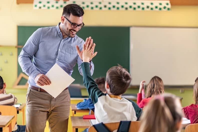 58 % des enseignants bénéficieront d’une revalorisation des salaires en 2022